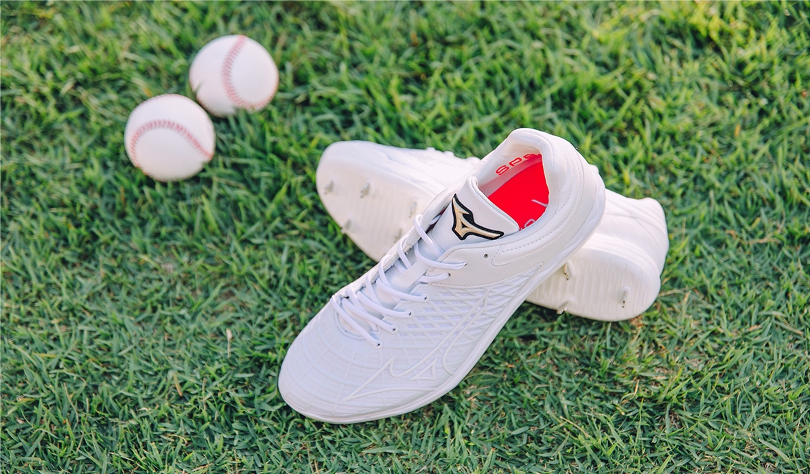 球が速くなる野球スパイク「SPEEDREVO」を開発