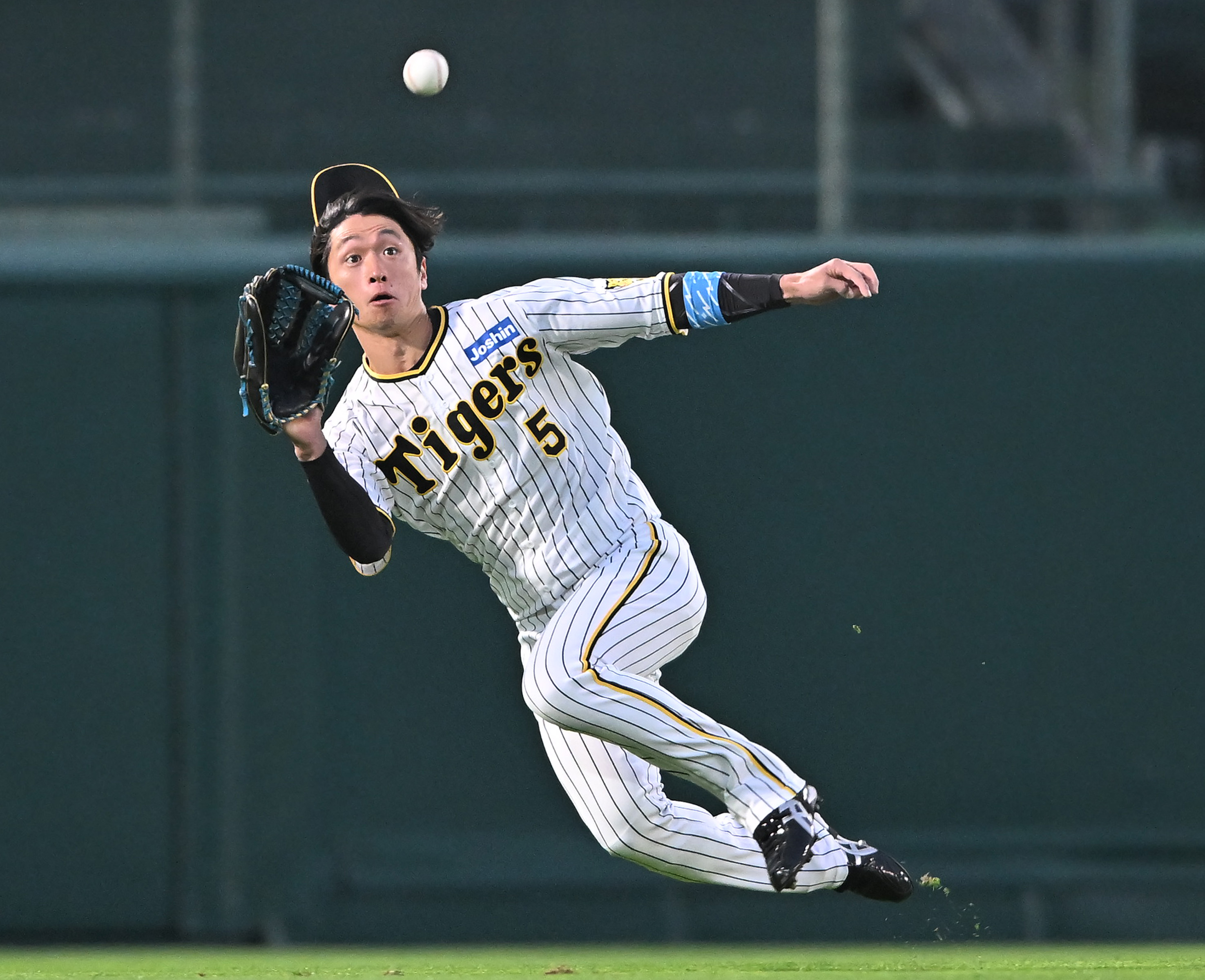 阪神・近本光司、赤星以来の4年連続Gグラブ賞 新庄に並ぶ虎最長5年連続