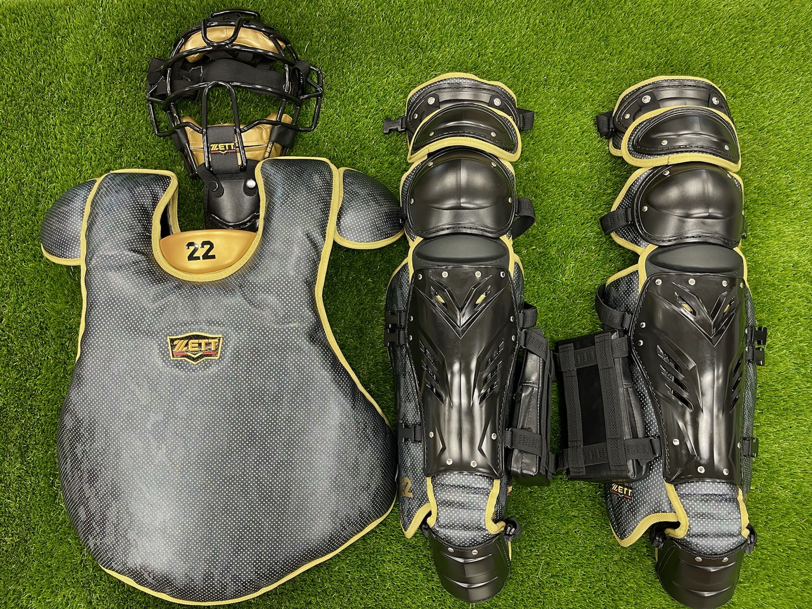 お祭り男〟巨人・小林、〝レインボーシャイン〟仕様の用具で球宴へ