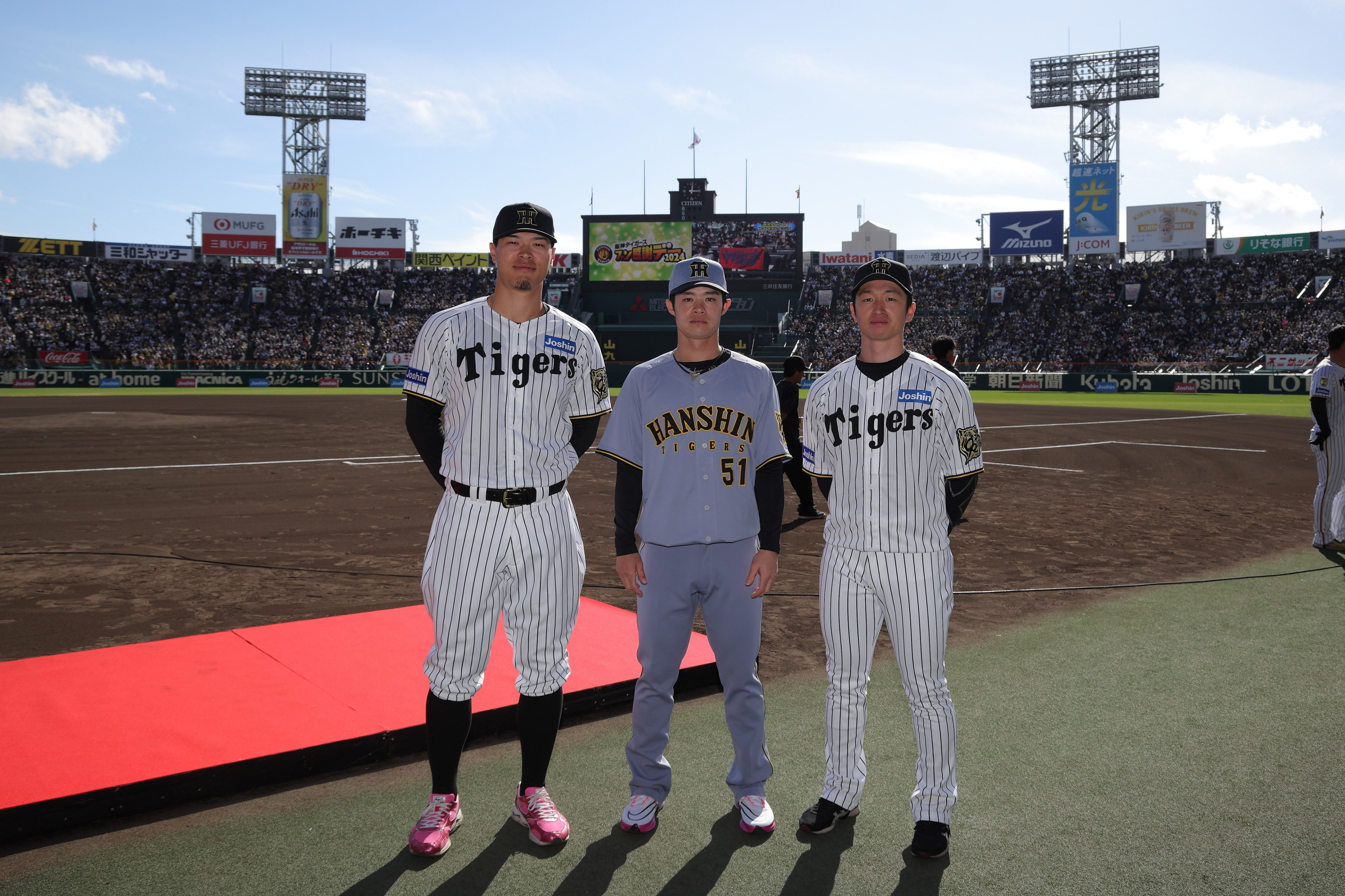 阪神、ビジターのレギュラーユニホームで球団初の「HANSHIN TIGERS」の