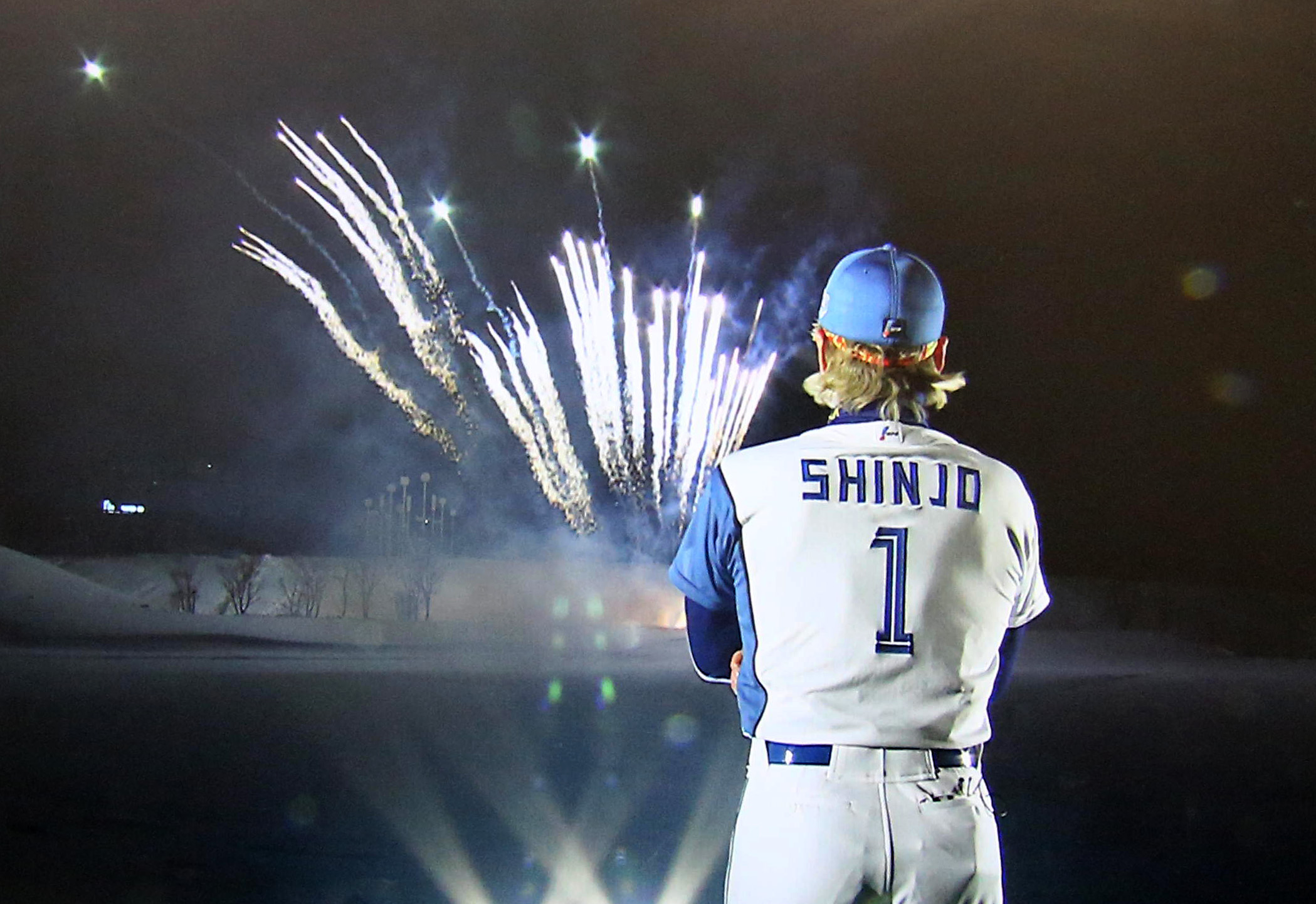 日本ハム・新庄監督、新ユニホームお披露目でビッグボス節全開 背番号