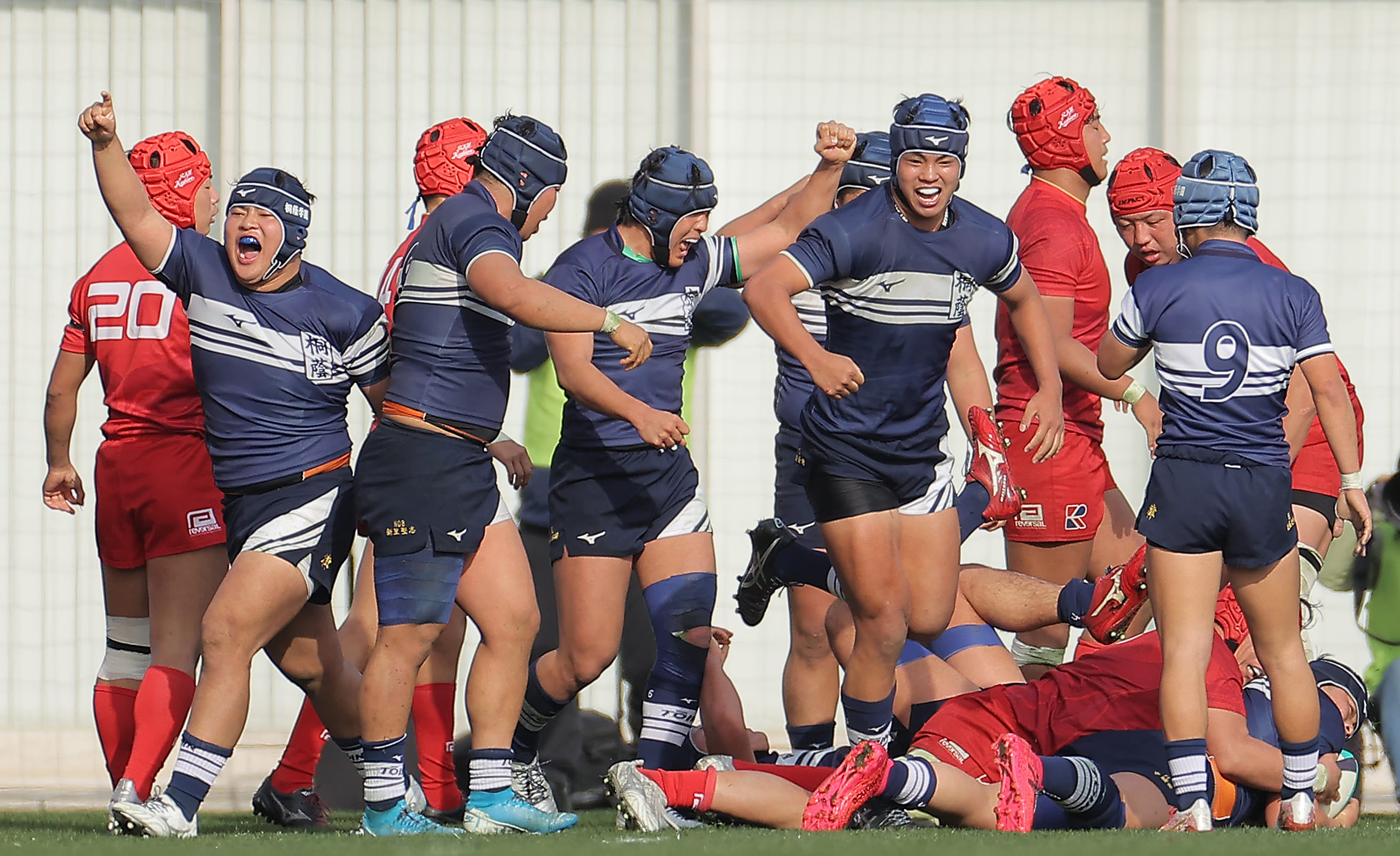 桐蔭学園が快勝発進 連覇目指し圧倒の7トライ「理想に向かっている