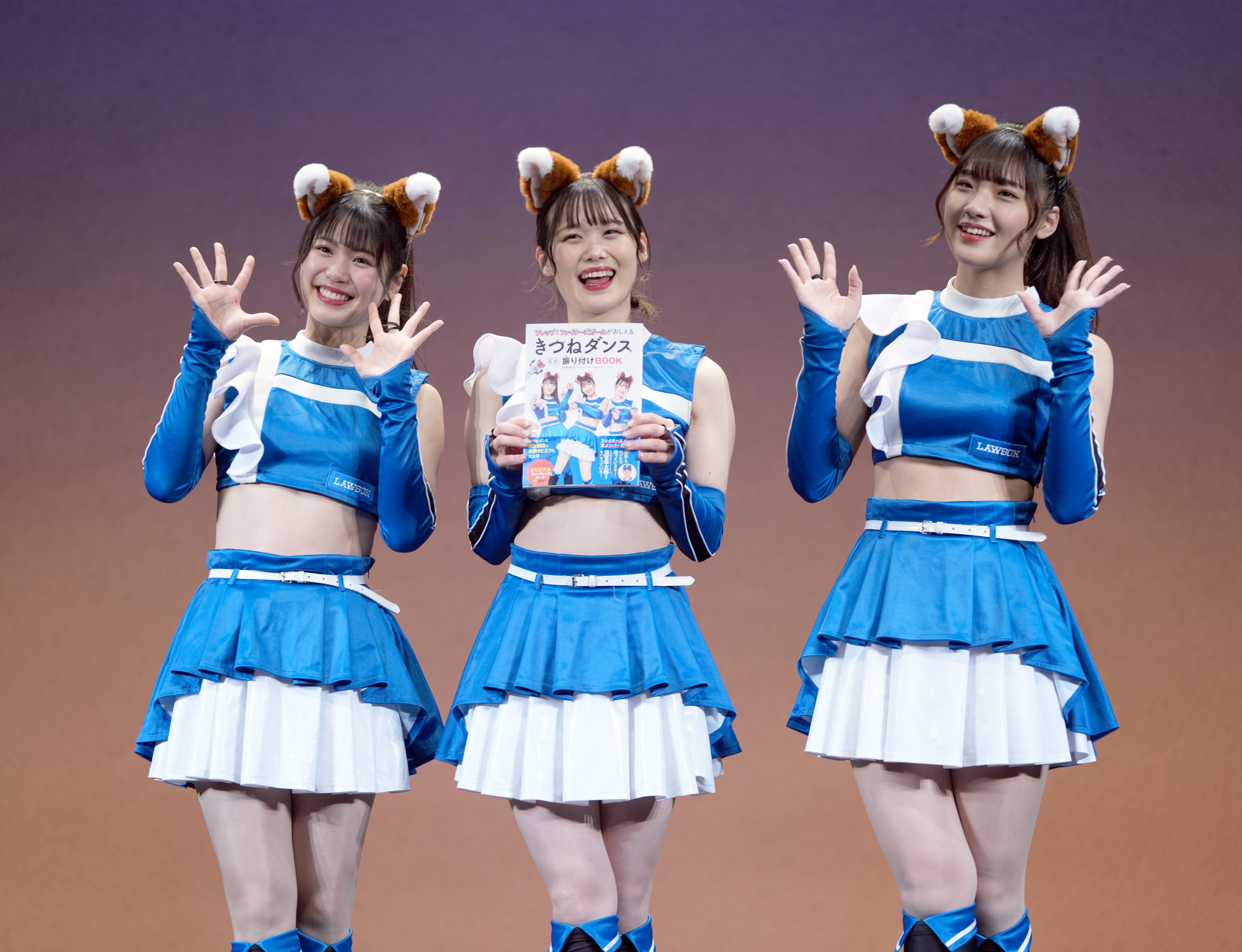 動画】【フォト＆動画】人気の「きつねダンス」 ファイターズガール