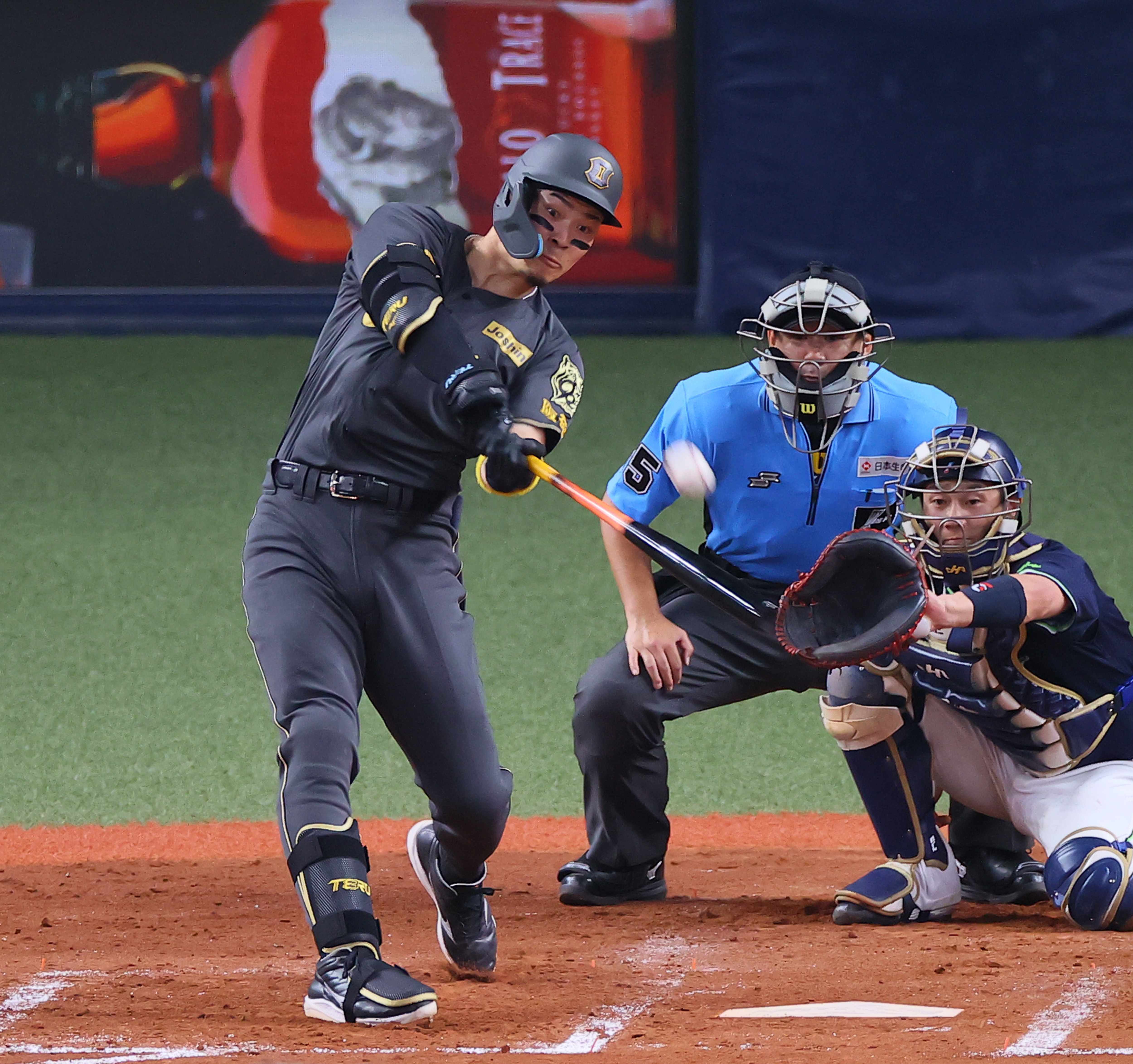 阪神・佐藤輝明、黒虎ユニで再爆発や！ 19日から「ブラック