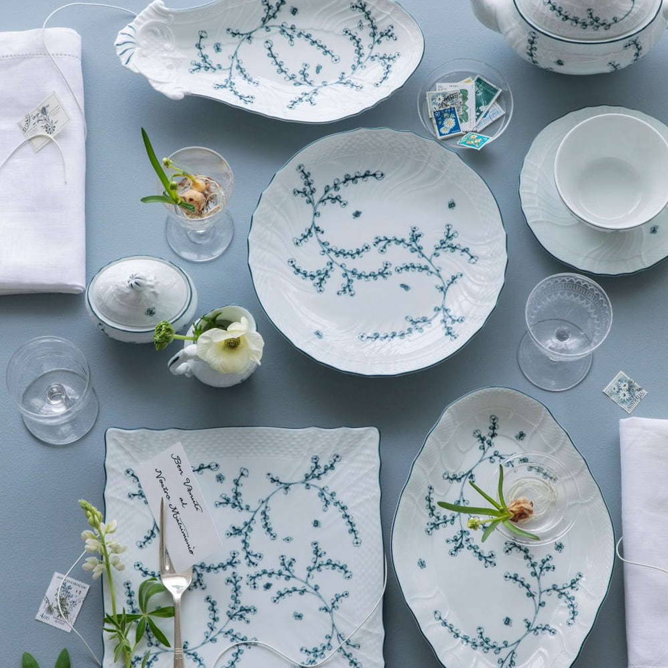 ミナペルホネン×ジノリ1735、コラボ食器で春気分！可憐な花々が食卓を