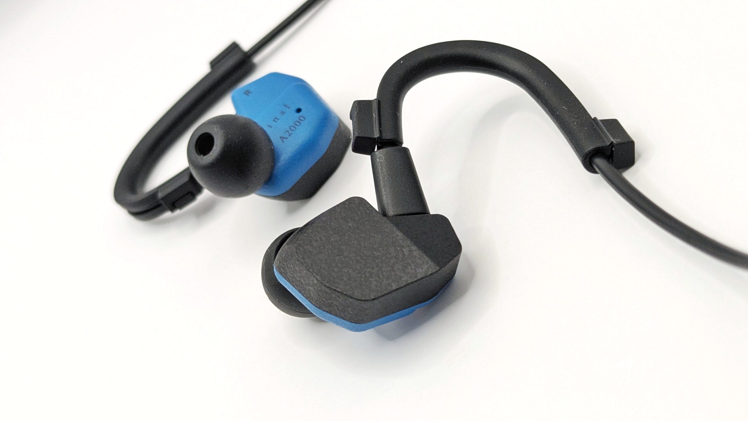 final A2000 レビュー 片耳2.2g!?ベストオブ普段使い 最高の装着感と