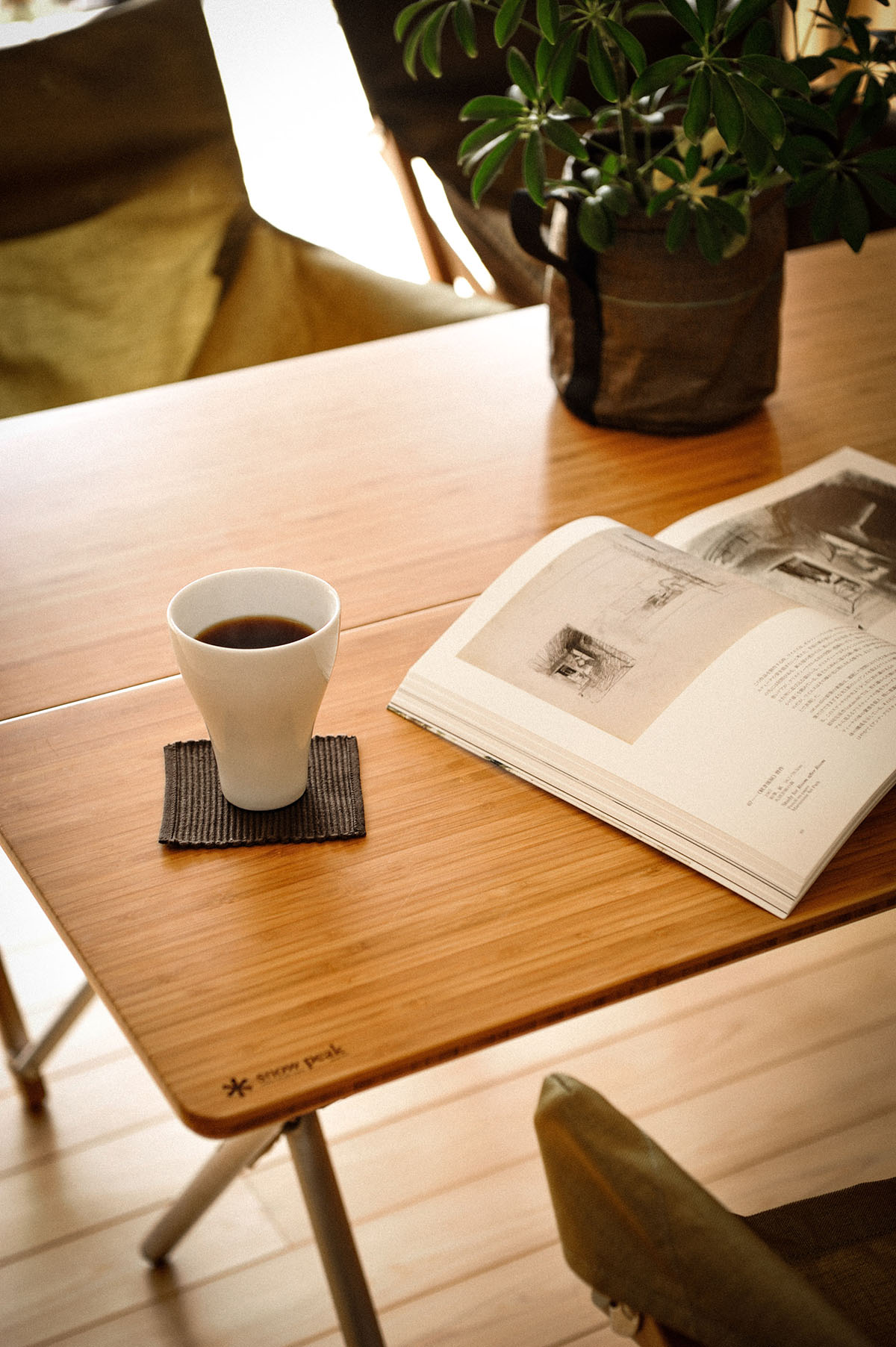 ワンアクションテーブルロング竹 | 山形市キャンピングカー・キャンプ