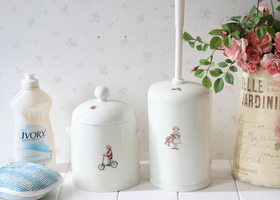 マニー プチメゾン 陶器 サニタリーポット － フレンチカントリーの