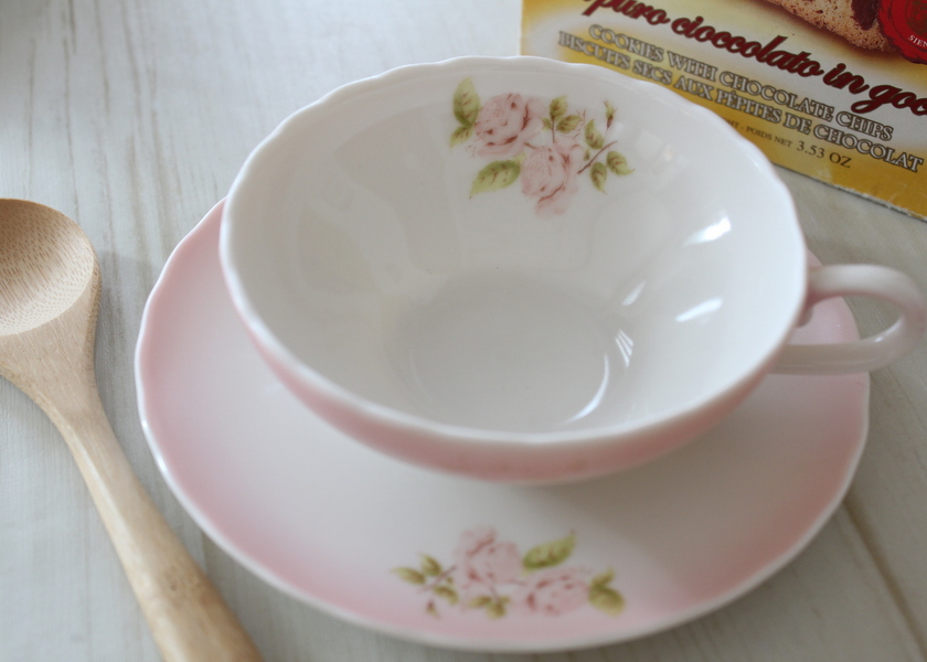 イマン ダイアナローズ 陶器 ティーカップソーサー － フレンチ