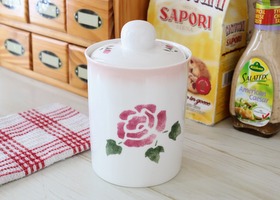 マニー ローズ 陶器 キッチン － フレンチカントリーのバラ柄、レース