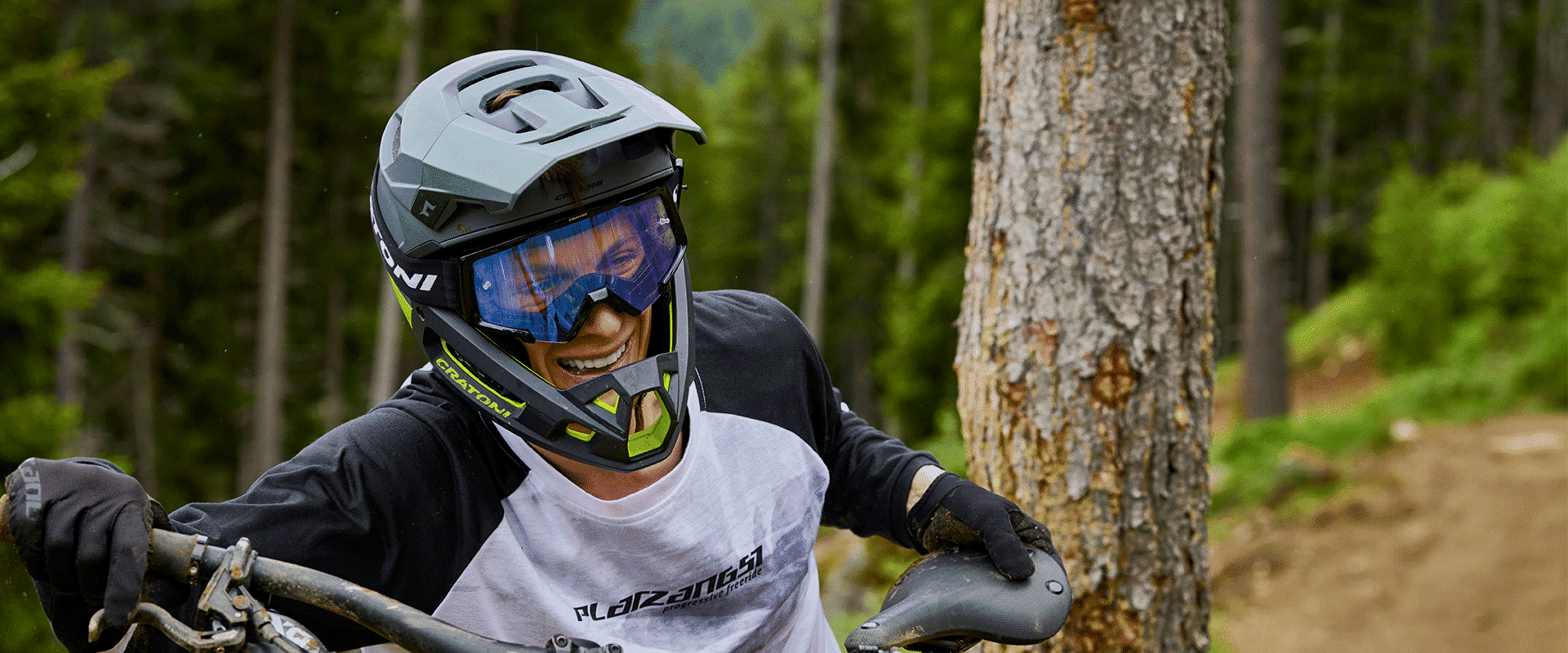 Interceptor 2.0 | The new edition of our legendary Downhill-helmet