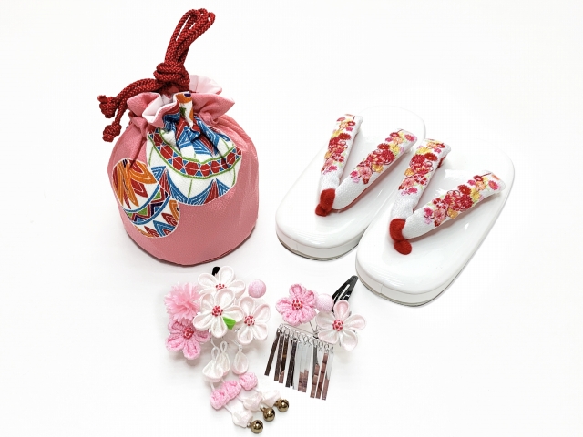 七五三 3歳 着物 セット 女の子 被布セット 正絹 本絞り 刺繍柄の被布