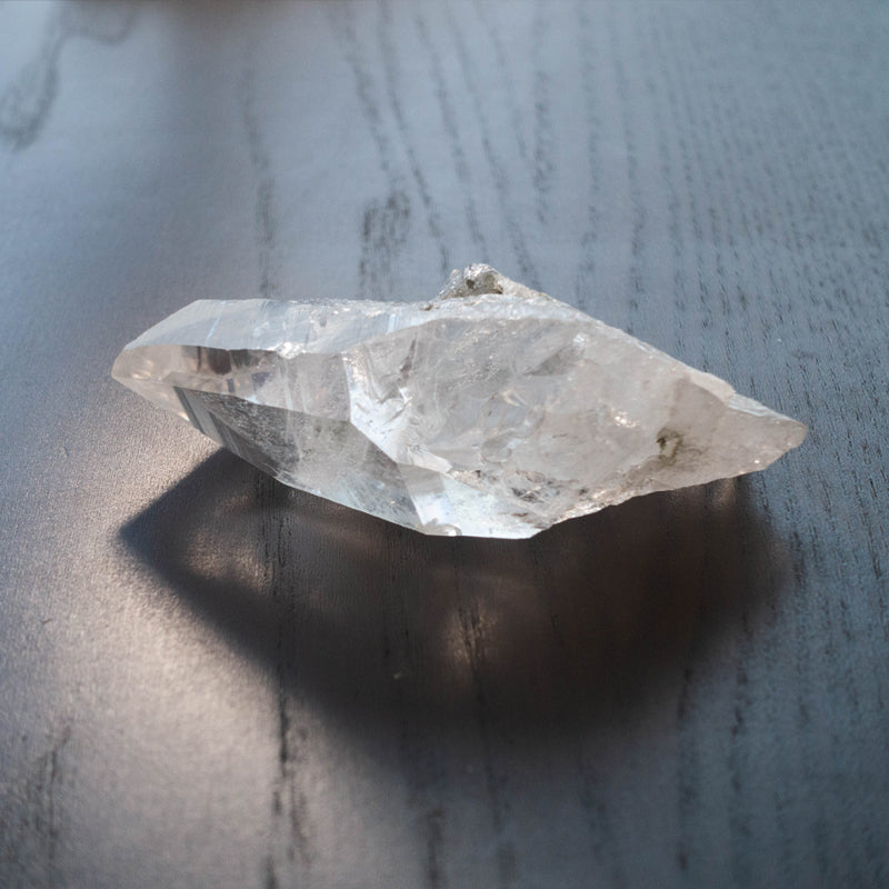 ガネーシュヒマール産 ヒマラヤ水晶ポイント 142g/87mm《クリア/扁平形