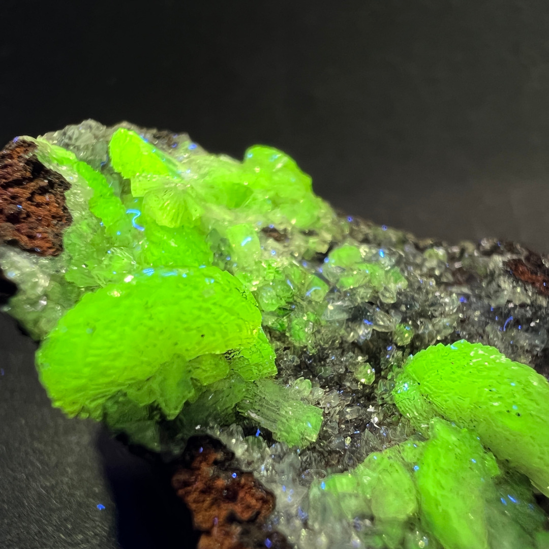 蛍光鉱物】アダマイト（アダム石）メキシコ産 | クリスタル・ワールド
