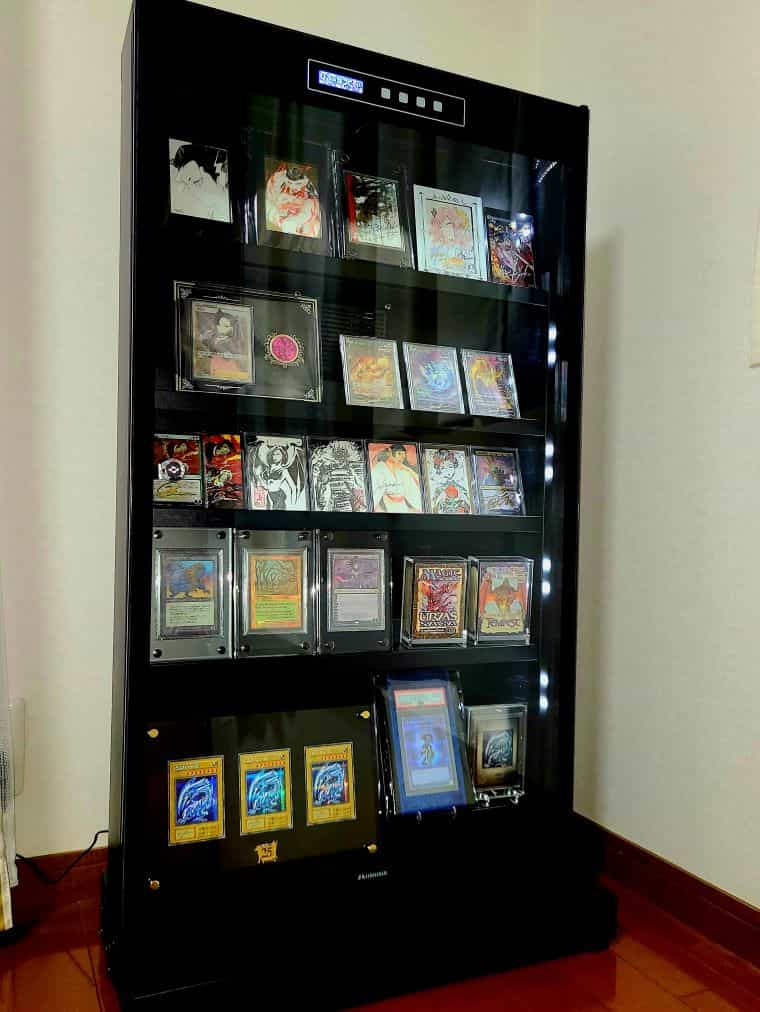 ハクバのトレカ用防湿庫を購入したのでレビューしてみた！ショーケース