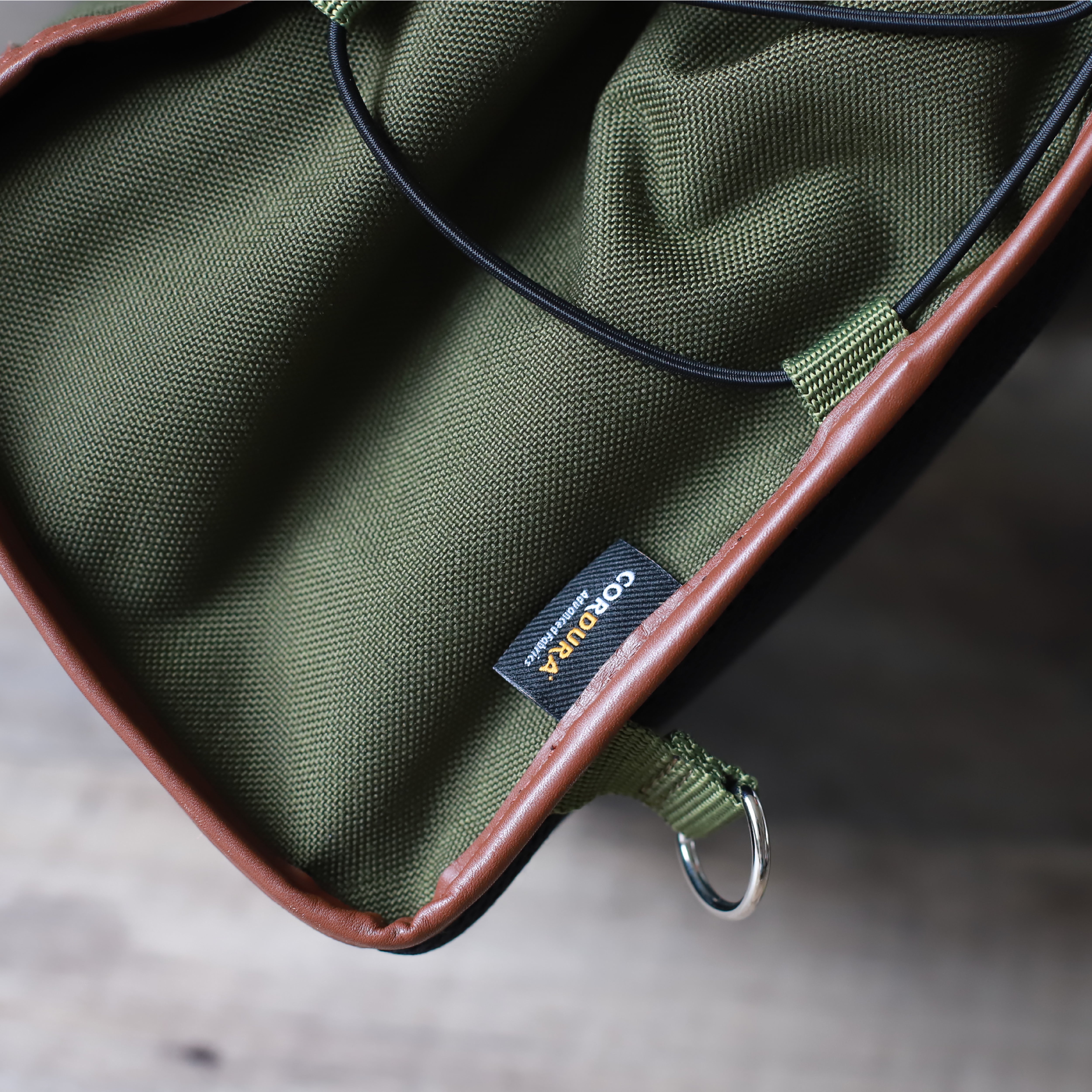 メッセンジャーバッグ｜メッセンジャーポストマンPRO｜CORDURA® – CuirVelo