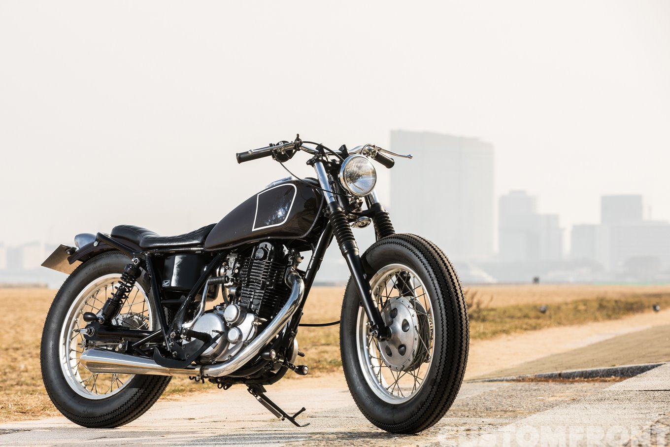 ヤマハ SR400のボバースタイルカスタム 1997年式・ランプサイクル