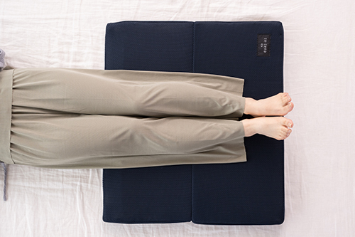 ASHI MAKURA 整体足枕 | CURE:RE（キュアレ）