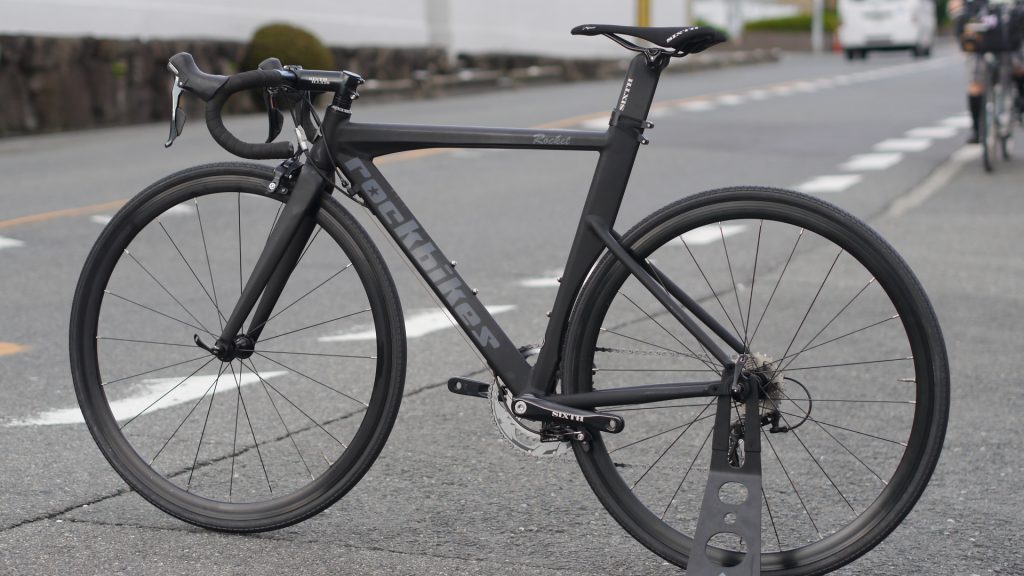 在庫SALE! Rock bikes 「ROCKET」 エアロフレームのロードバイク