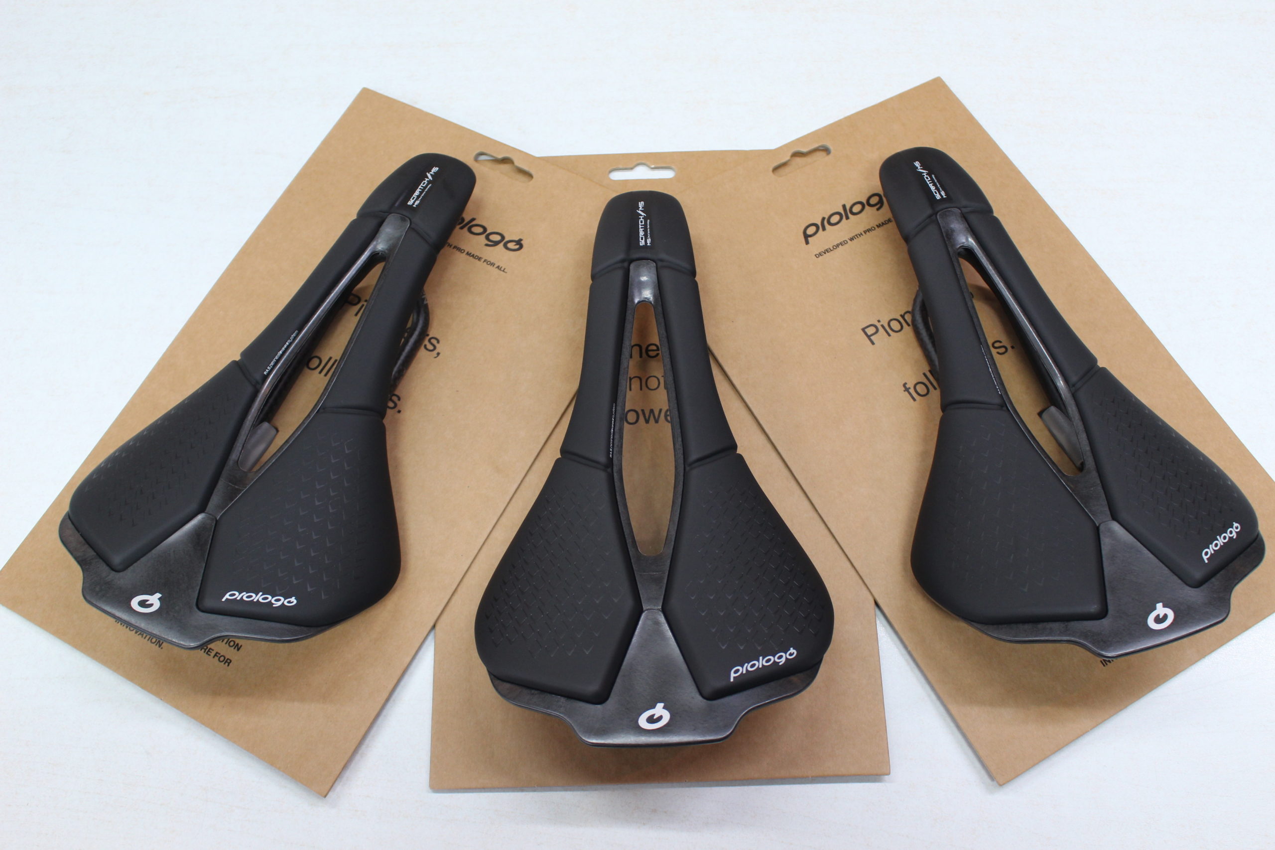 軽量・快適・パワーが出しやすいサドル｜プロロゴ スクラッチM5