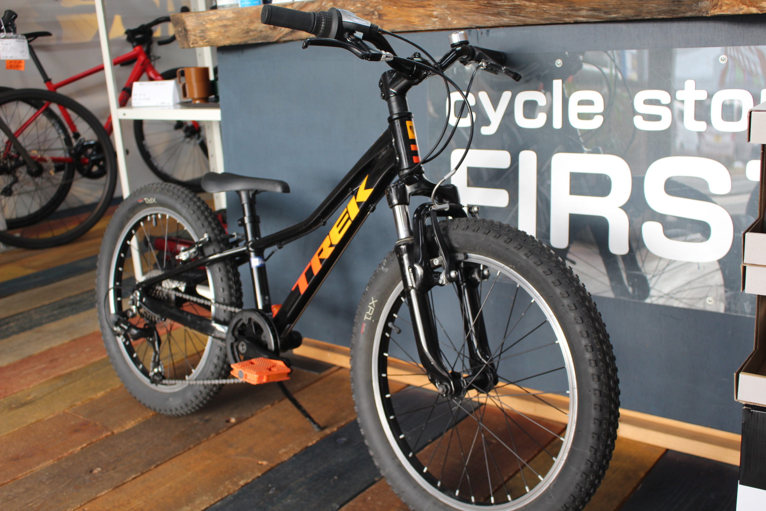 中古キッズバイク TREK プレキャリバー20あります！(12/24ご成約