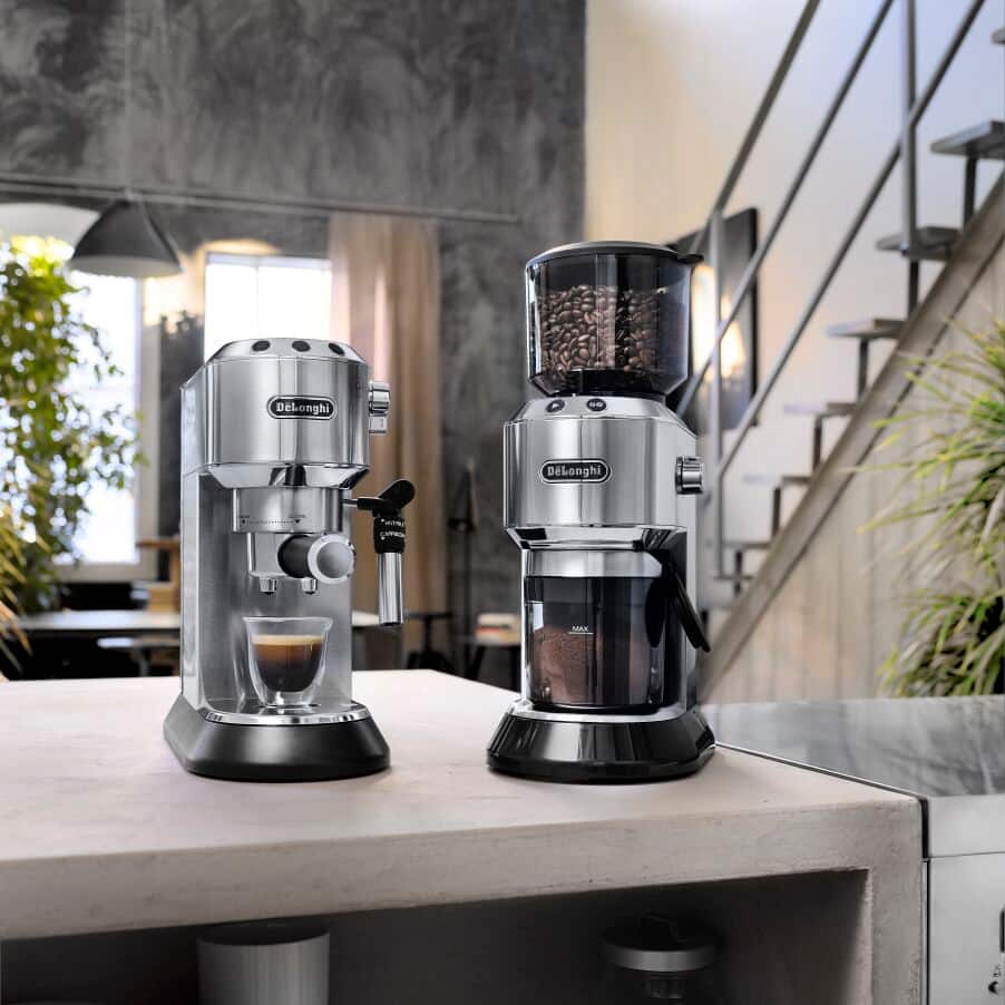 コーヒーメーカー・エスプレッソマシン DeLonghi Dedica Coffee
