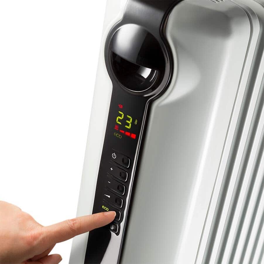 オイルヒーター ブラック JRE0812 | De'Longhi JP