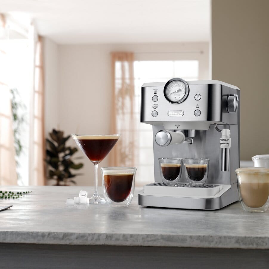 クラシック エスプレッソ・カプチーノメーカー ホワイト EM450J-W | De