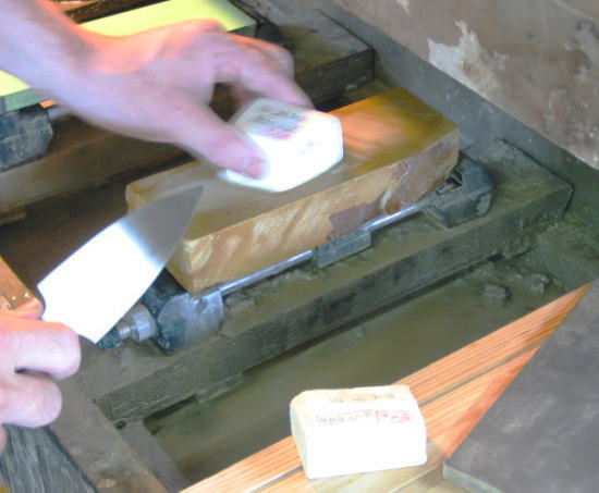 名倉砥石の使い方