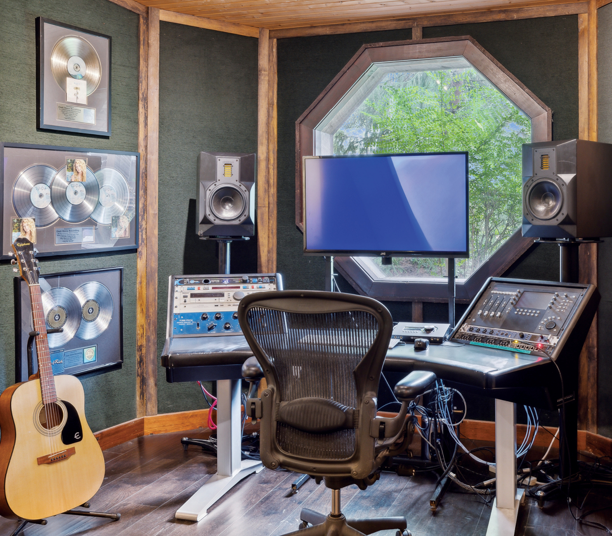 Studio Z : Dark Horse Recording