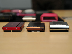 ソニー、厚さ15mmの世界最薄モデル「サイバーショットDSC-T77」