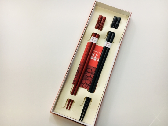 桜の図 堆朱 香合 | 伝索DENSAKU【伝統工芸品通販サイト】