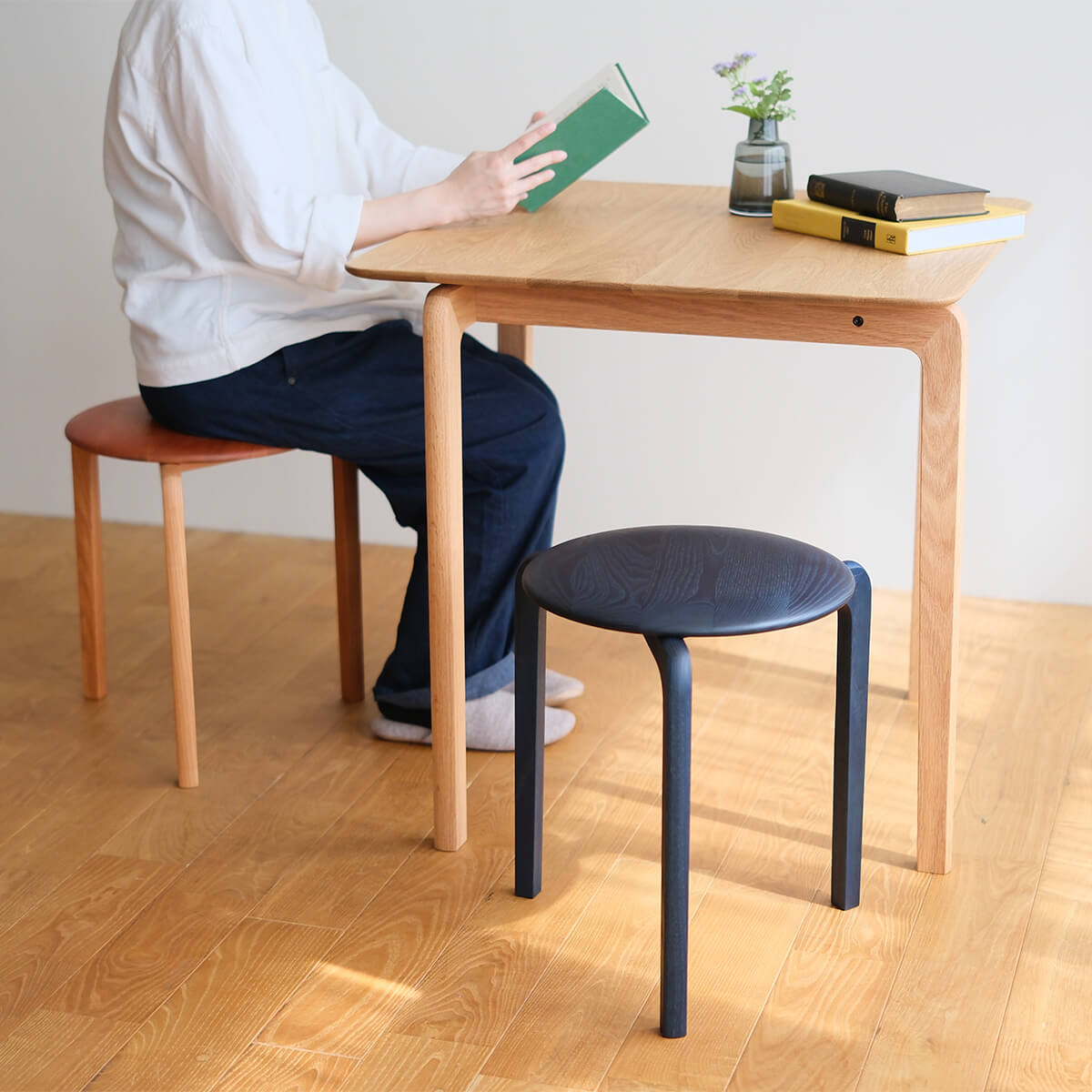 LISCIO | Stool 藍染 (3本脚スツール) | DENTO STORE | 額縁・家具