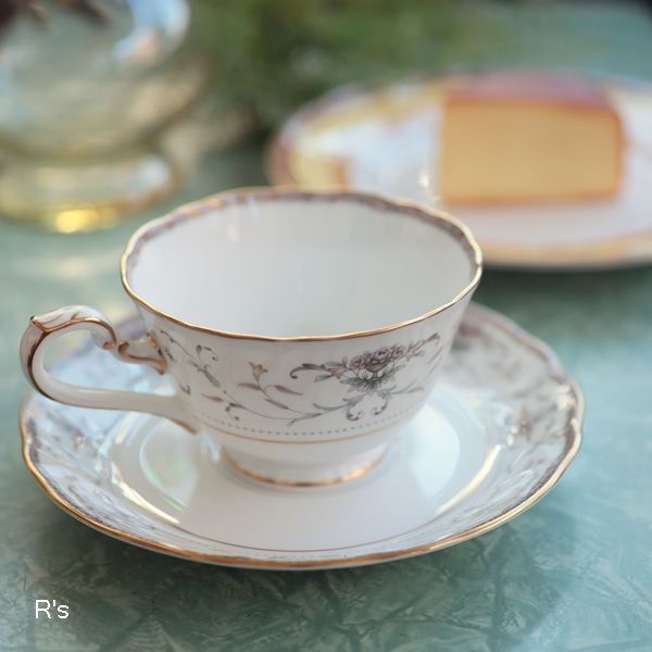 ノリタケ エステートポーセレン ティーカップ＆ソーサー 4300 未使用品