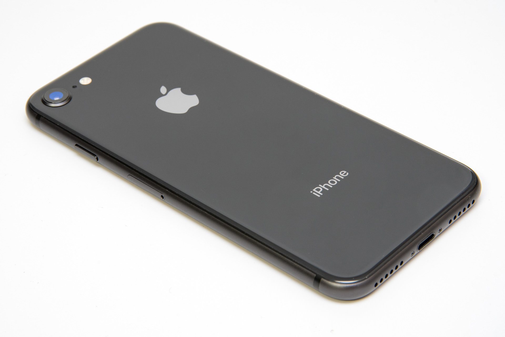 iPhone 8 スペースグレイ フォトレビュー。両面ガラスのデザインはまぁまぁ