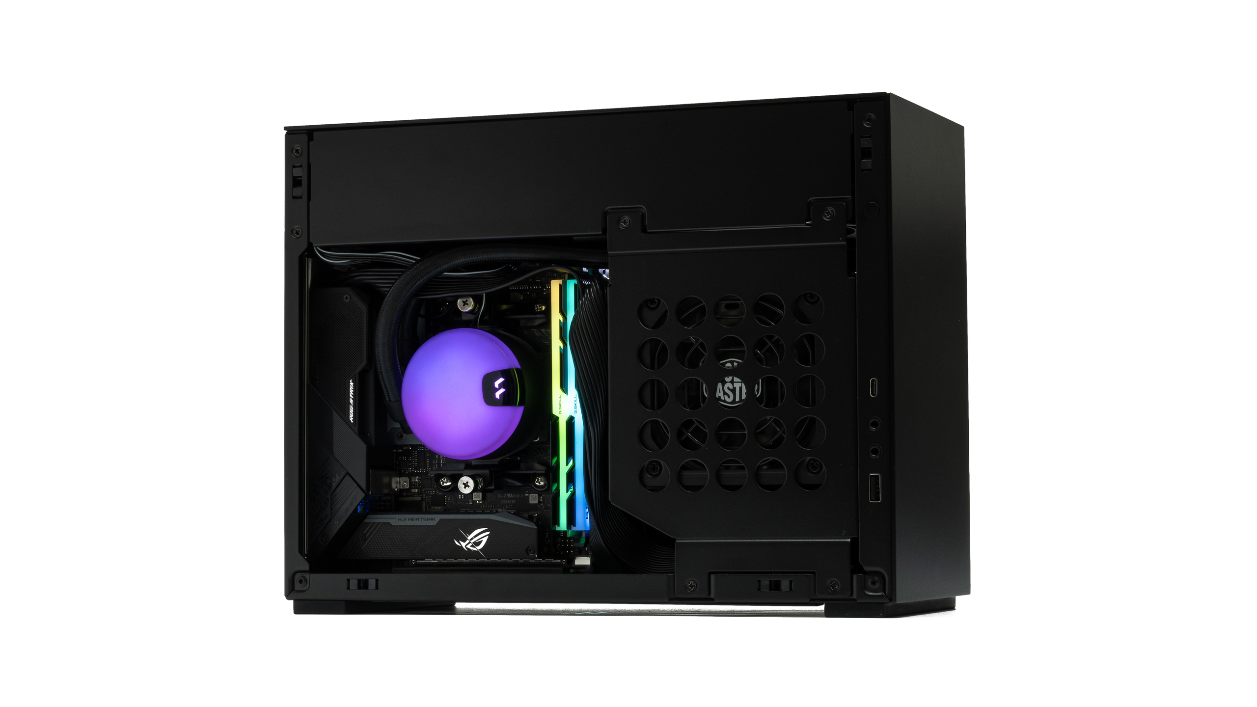 Lian Li A4-H2O レビュー。超小型ケースで組むゲーミングPC | でこにく