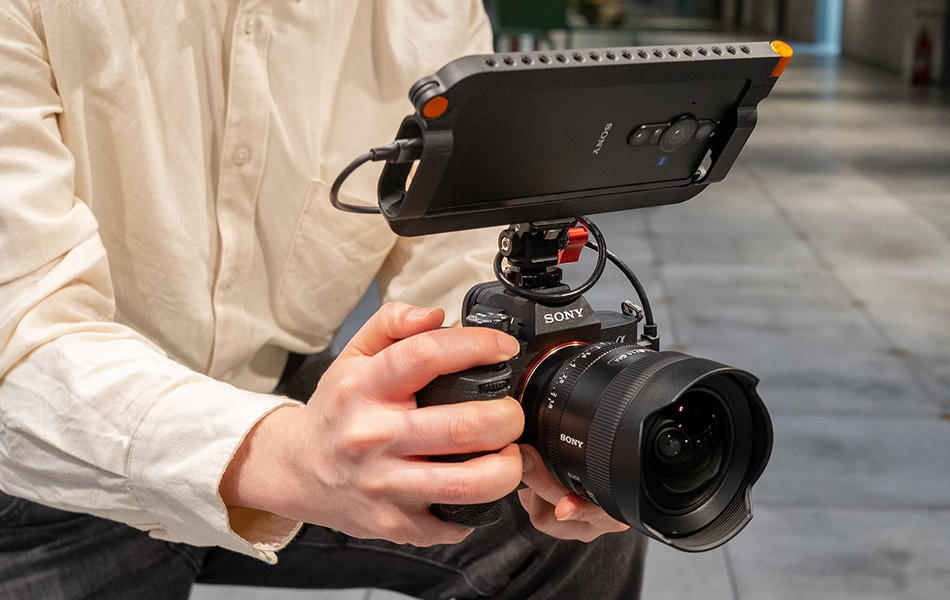 Xperiaのために設計された動画撮影のクオリティを高める拡張用ケージ