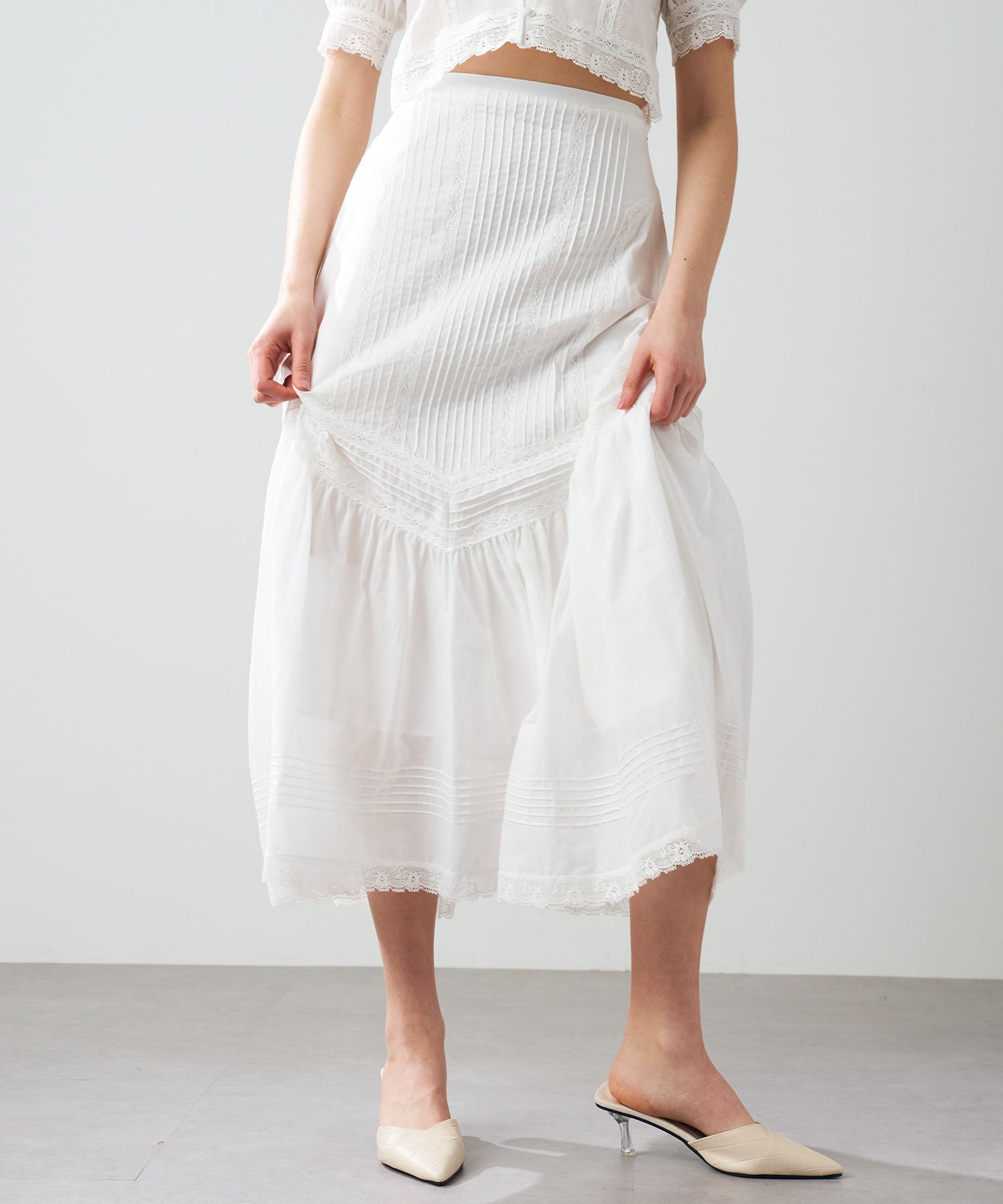 レースピンタックロングスカート