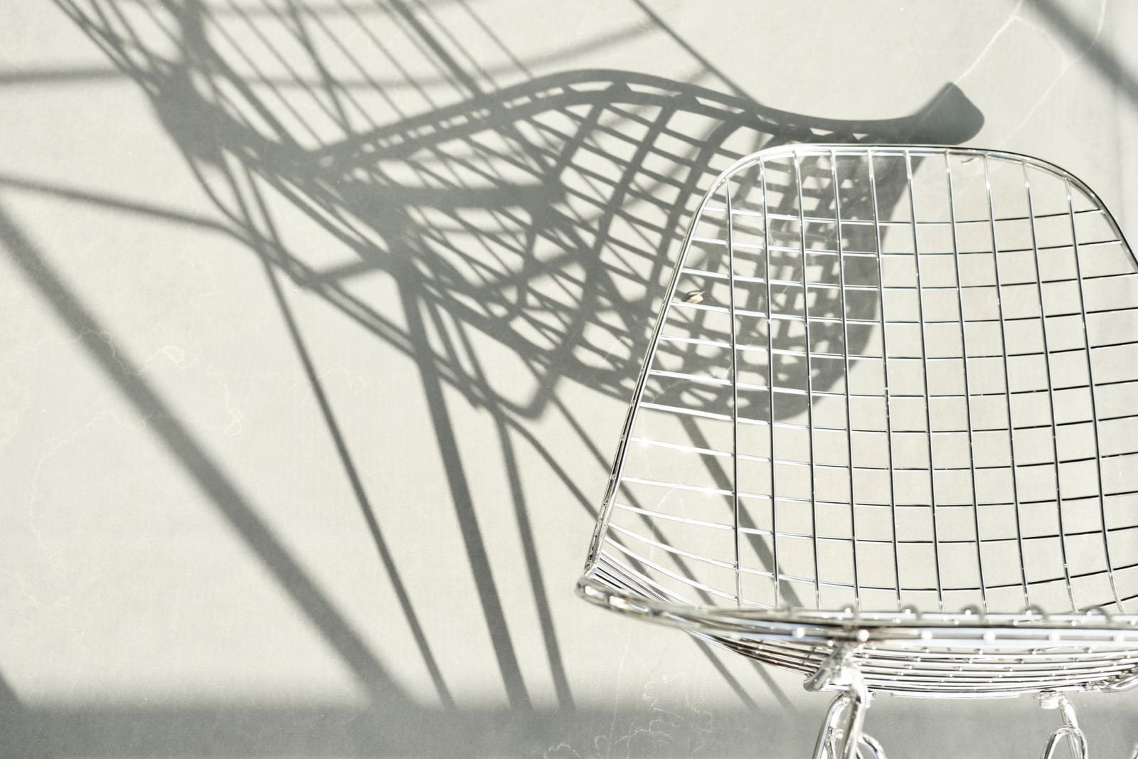 イームズ ワイヤーチェア［DKR. 0 47 E8］ | インテリアショップvanilla