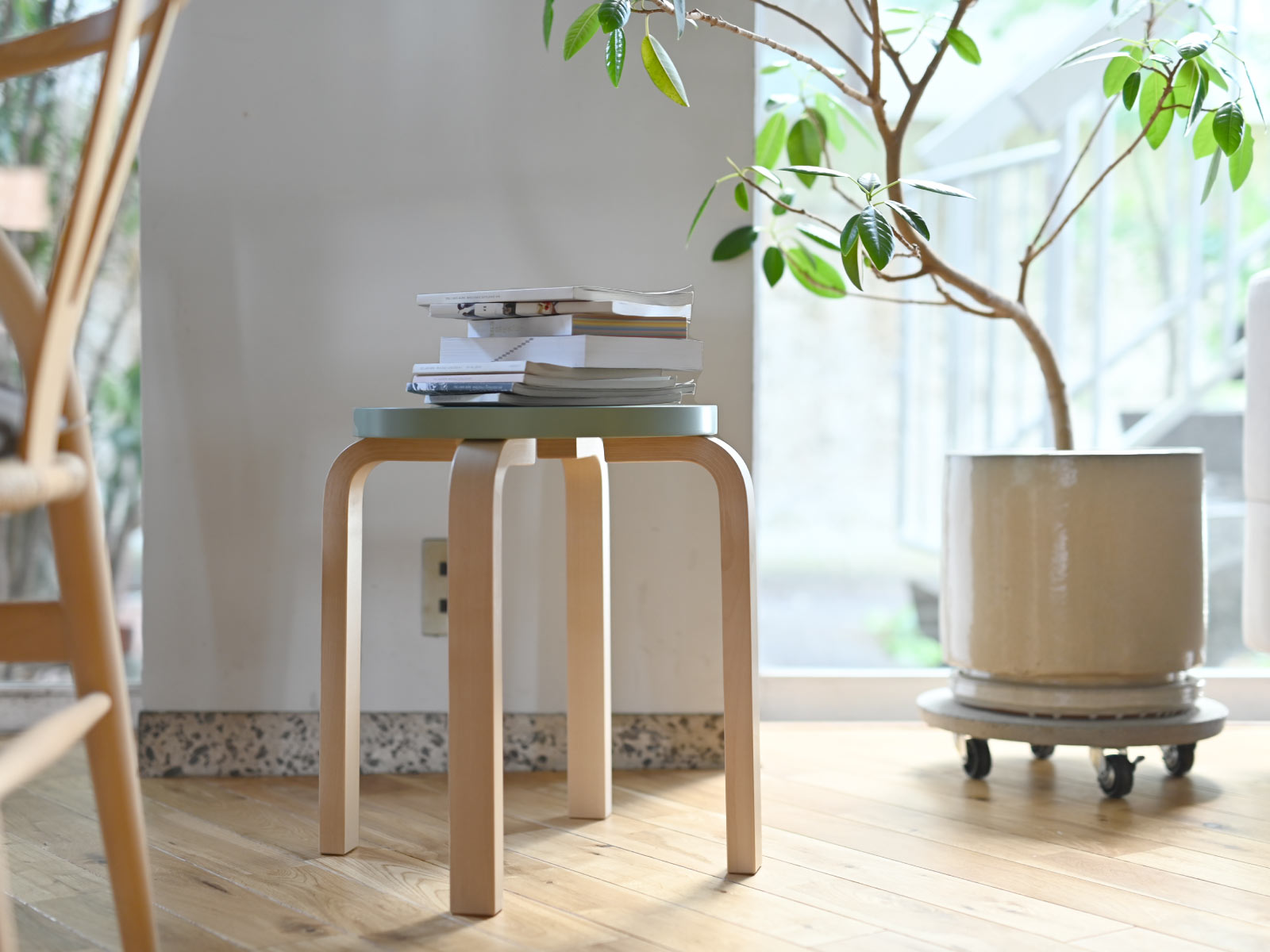 artek (アルテック) STOOL E60（スツールE60） 4本脚 ラッカー