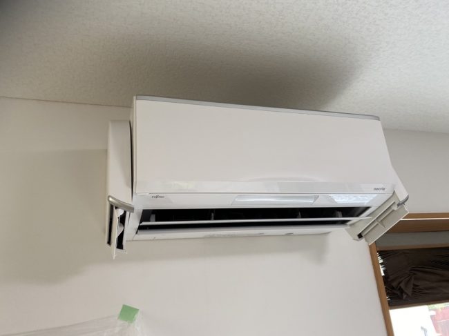 富士通 お掃除機能付きロボットエアコン ハイエンドモデル 左右上下