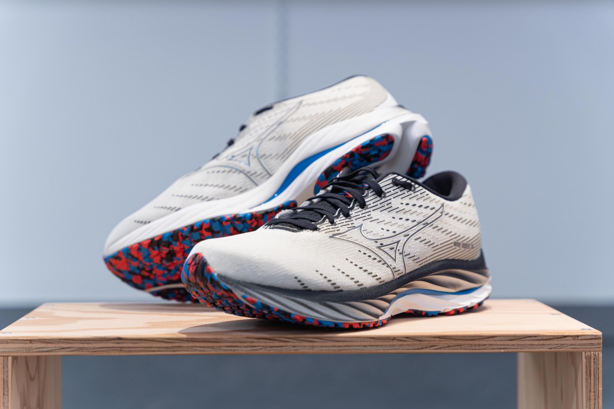 ミズノ】最新作「WAVE RIDER 26」の進化をランニングシューズの