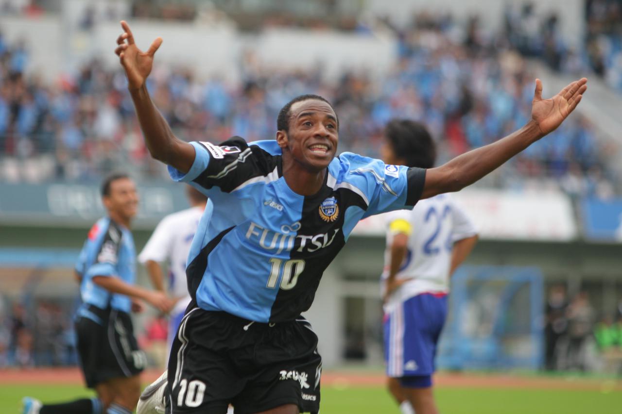 速さで魅了した『川崎の太陽』ジュニーニョ【得点王の系譜16】 (2/2