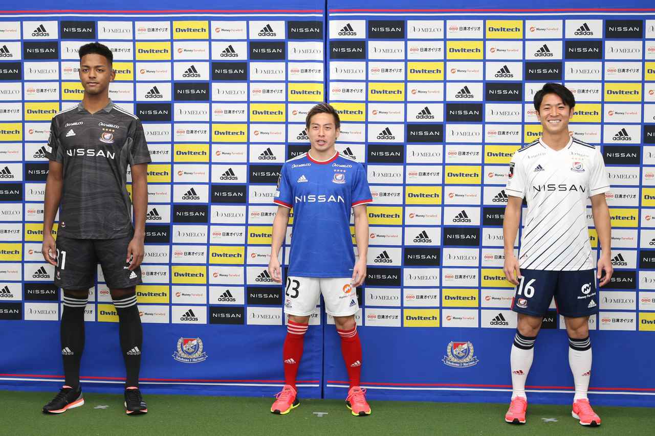 1番目の画像 - 【写真】新ユニフォームもお披露目。仲川輝人、オビ