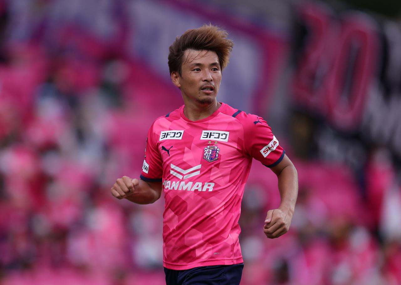 C大阪】異例の背番号変更！ 乾貴士がセレッソの8番を背負う。そして23