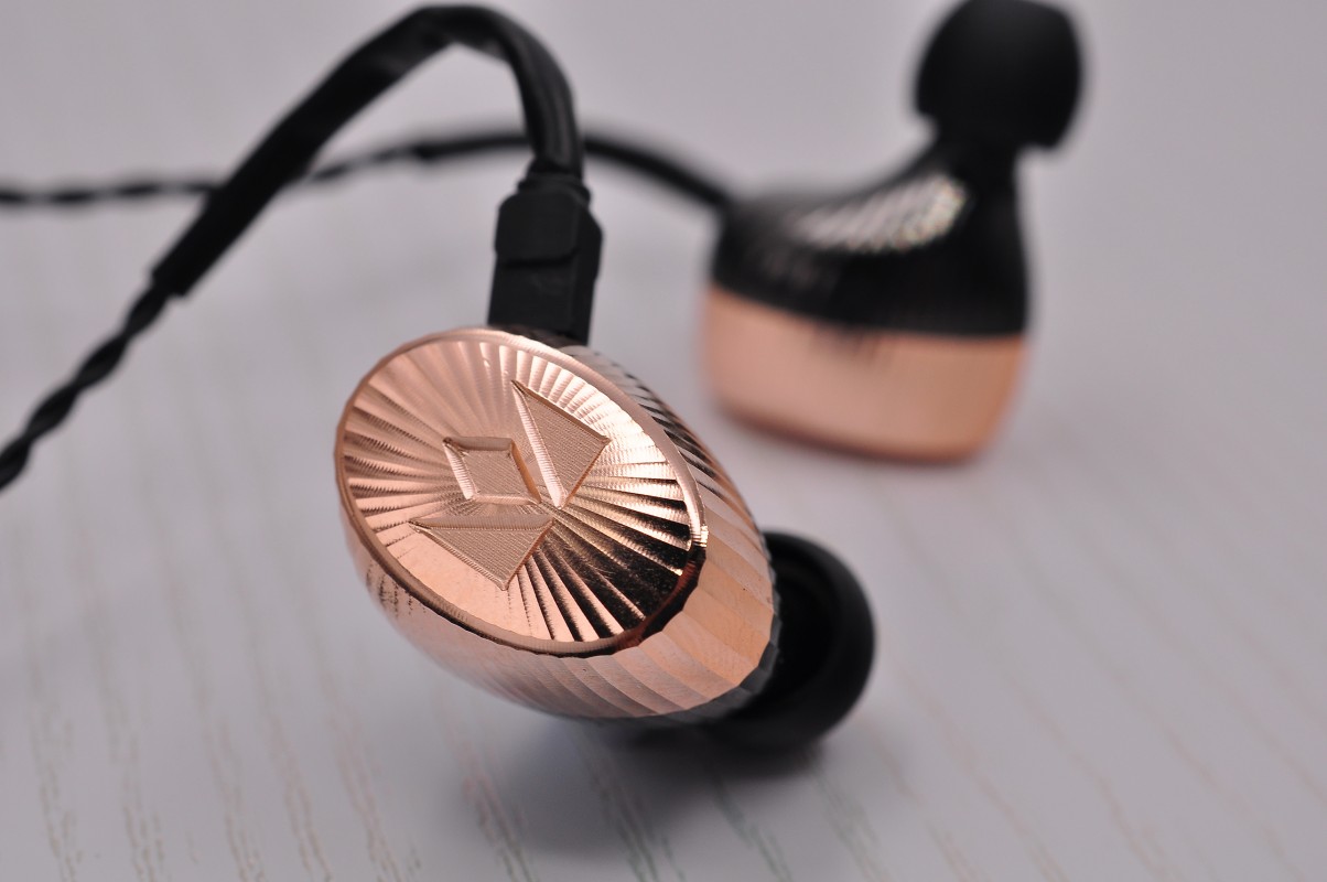 Noble Audio製ユニバーサル・インイヤーモニター「Kaiser Encore Brass
