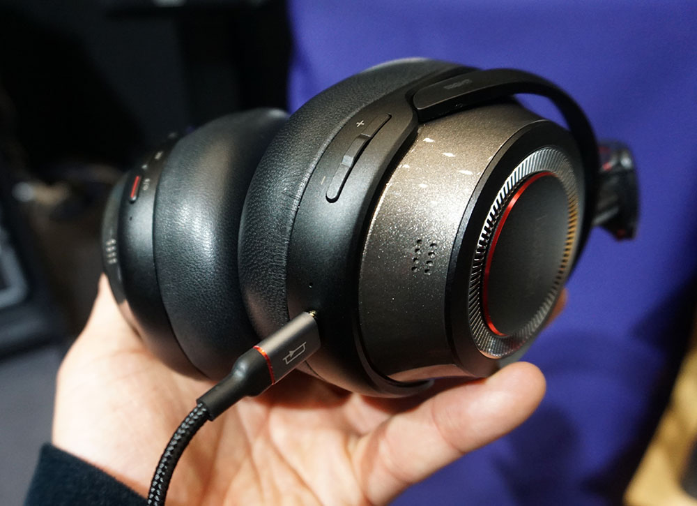 マークレビンソン初のワイヤレスヘッドホン「No.5909」。アクティブ