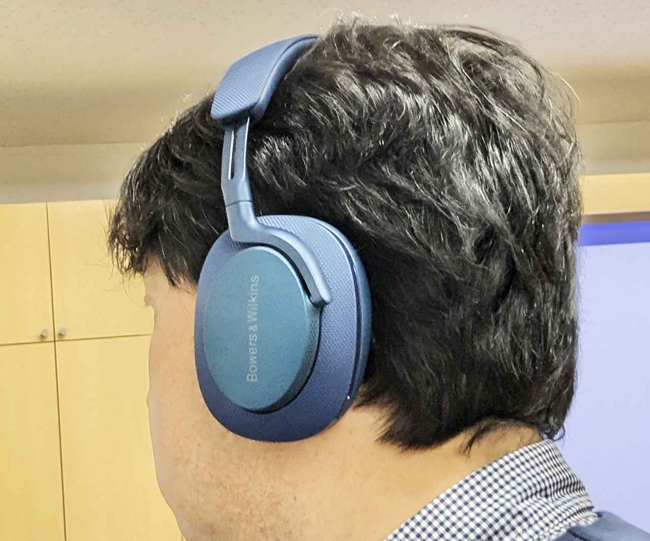 Bowers＆Wilkinsから、つけ心地がいいワイヤレスヘッドホン「Px7 S3