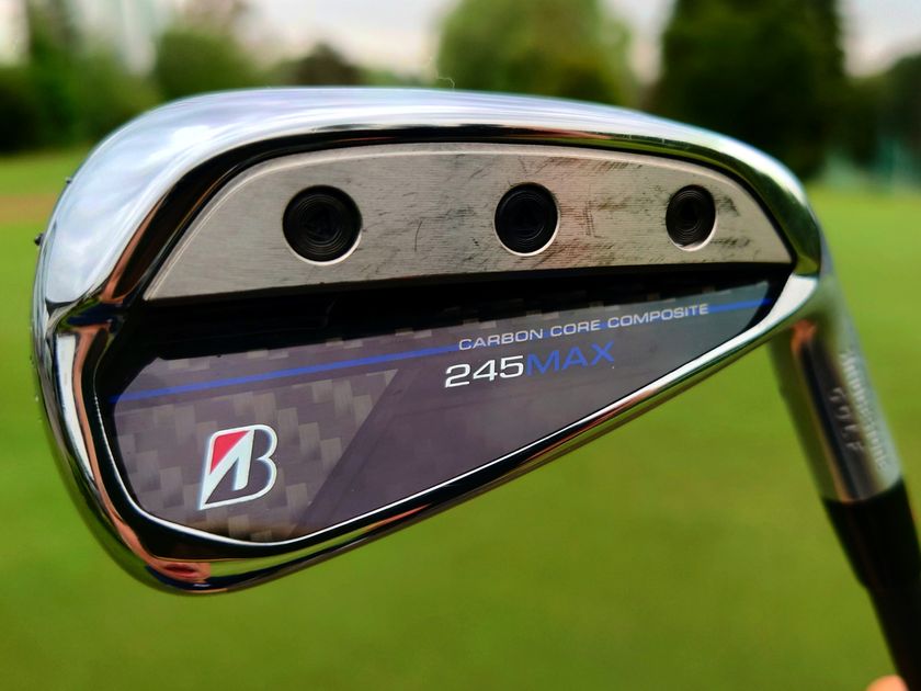 新たな”飛び系アイアン『245MAX』ならパワー不足を完璧に補える