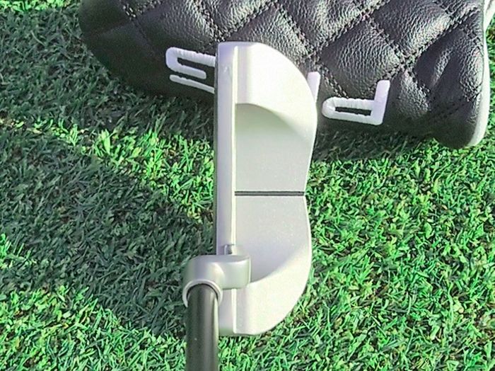 硬質でカチッとした面白い打感」 懐かしいけど新しい『ピンパター B60